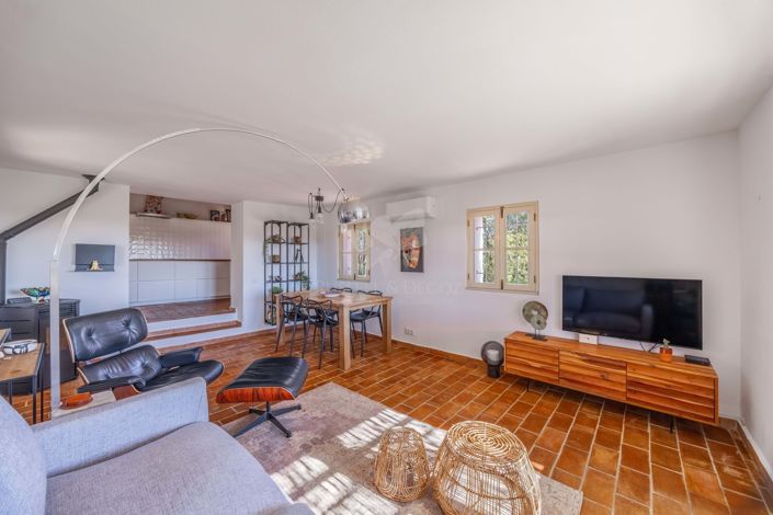 Image No.12-3 Bed Farmhouse for sale