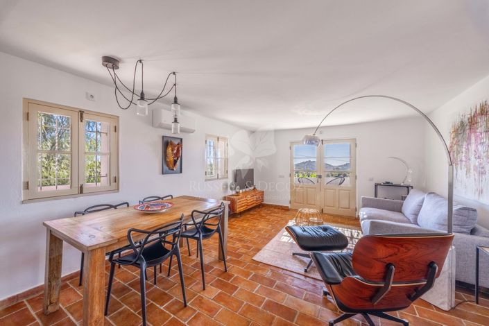 Image No.14-3 Bed Farmhouse for sale