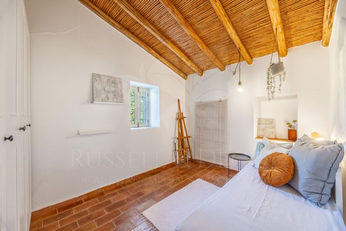Image No.20-3 Bed Farmhouse for sale