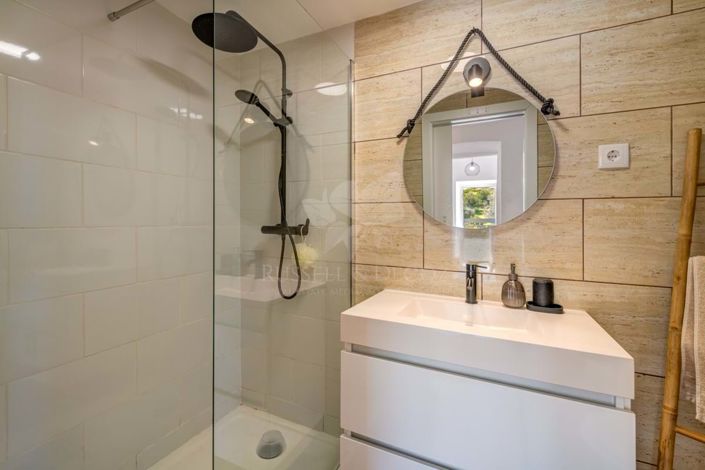 Image No.11-3 Bed Farmhouse for sale