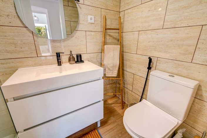 Image No.12-3 Bed Farmhouse for sale