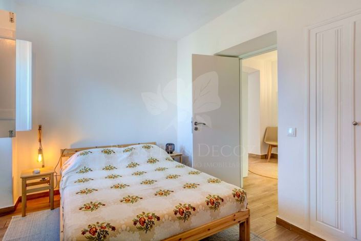 Image No.17-3 Bed Farmhouse for sale