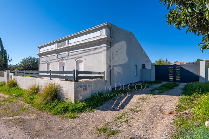 Image No.2-3 Bed Farmhouse for sale