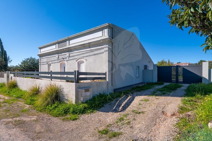 Image No.2-3 Bed Farmhouse for sale