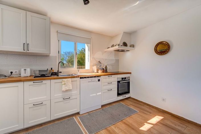 Image No.22-3 Bed Farmhouse for sale