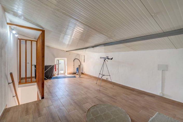 Image No.29-3 Bed Farmhouse for sale