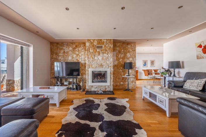 Image No.3-4 Bed Villa for sale