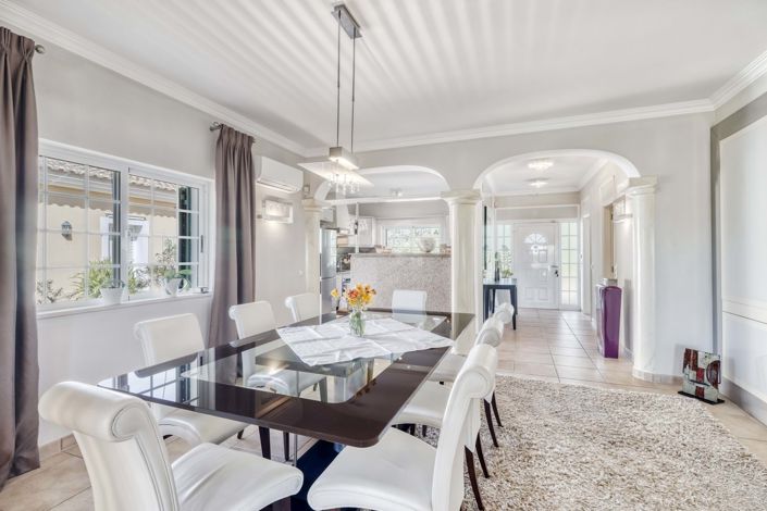 Image No.9-4 Bed Villa for sale