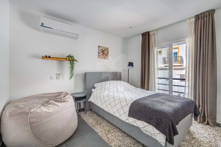 Image No.12-4 Bed Townhouse for sale