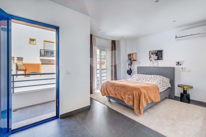 Image No.16-4 Bed Townhouse for sale