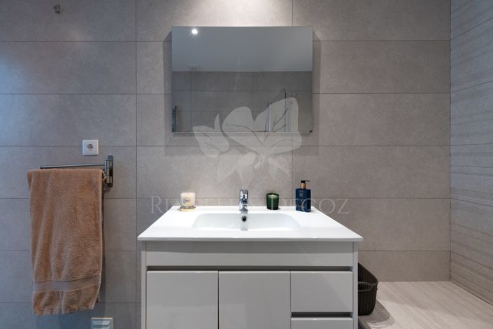 Image No.19-4 Bed Townhouse for sale