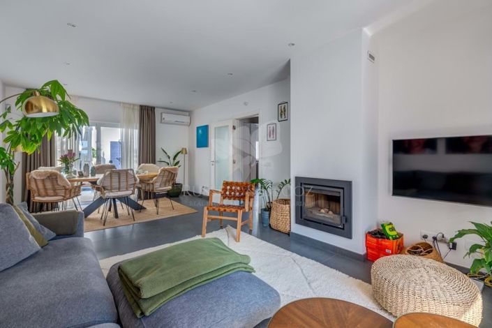 Image No.2-4 Bed Townhouse for sale