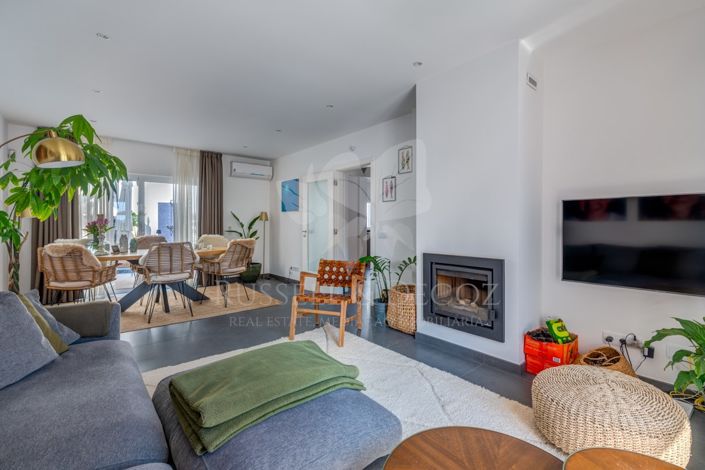 Image No.2-4 Bed Townhouse for sale