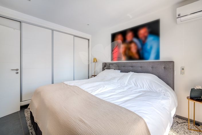 Image No.21-4 Bed Townhouse for sale