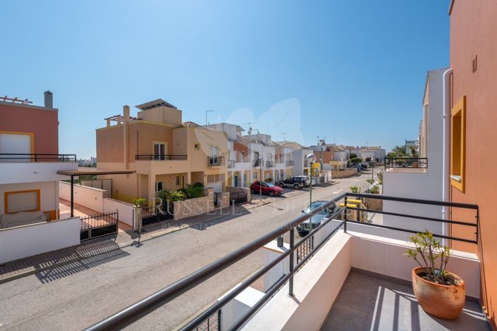 Image No.26-4 Bed Townhouse for sale