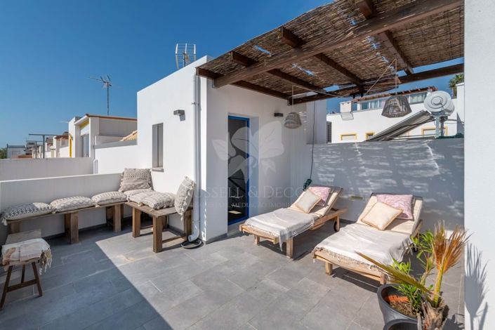 Image No.28-4 Bed Townhouse for sale