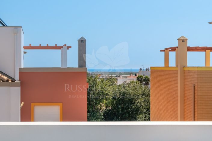 Image No.30-4 Bed Townhouse for sale