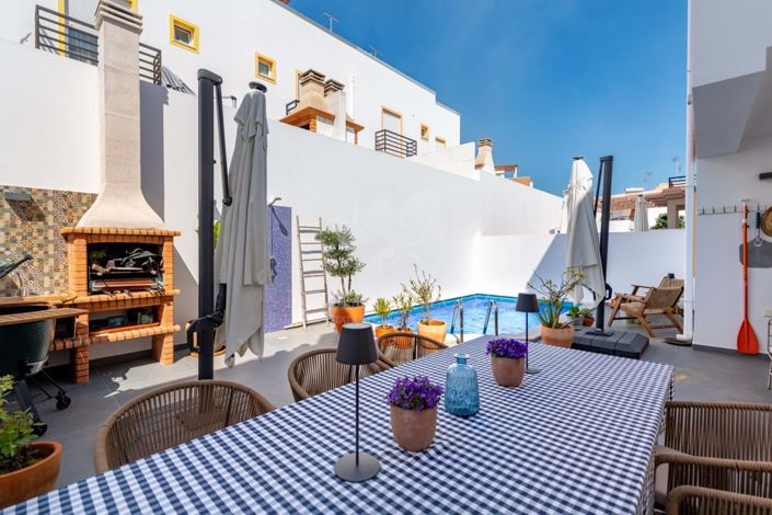 Image No.35-4 Bed Townhouse for sale