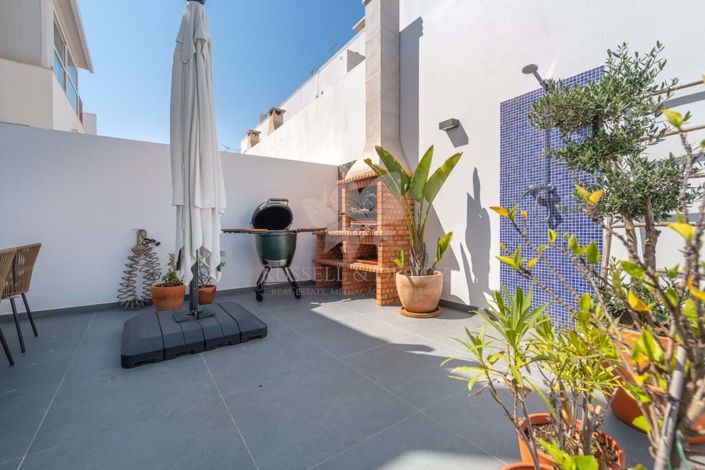 Image No.36-4 Bed Townhouse for sale