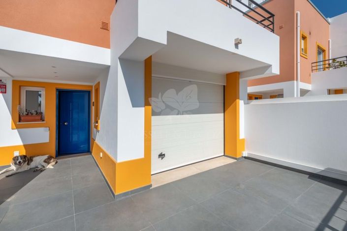 Image No.37-4 Bed Townhouse for sale