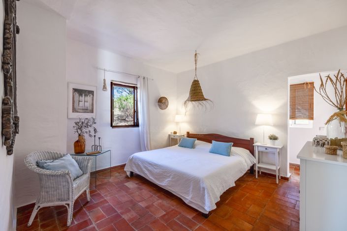 Image No.12-5 Bed Villa for sale