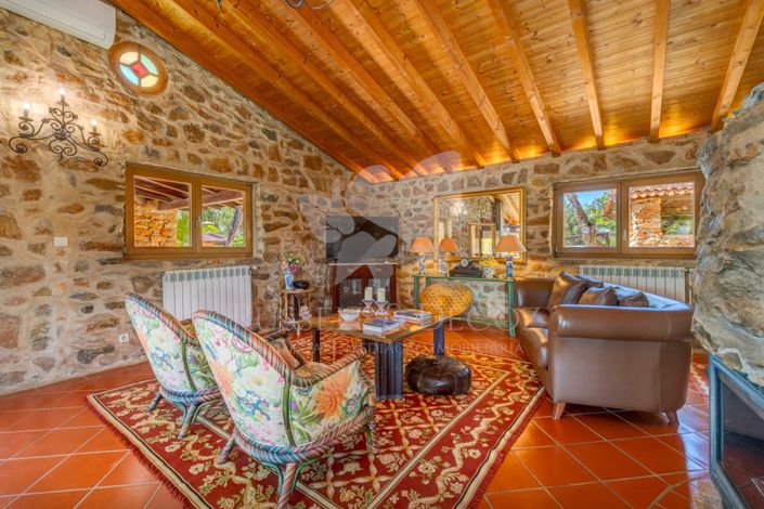 Image No.20-3 Bed Farmhouse for sale