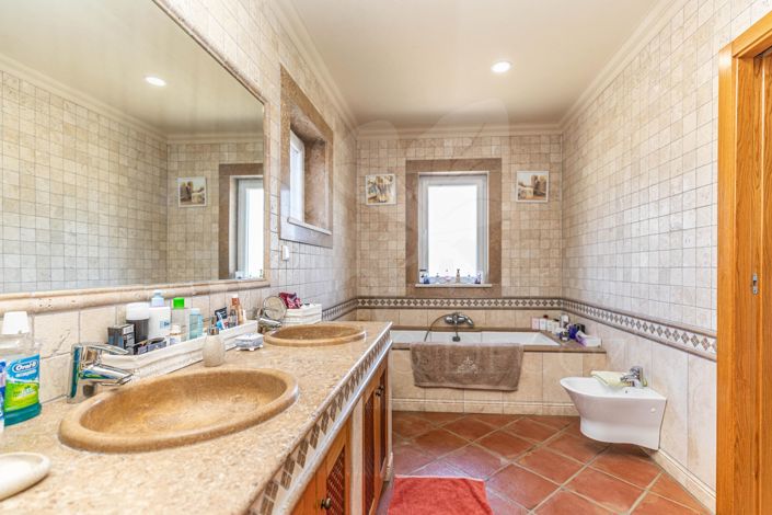 Image No.18-3 Bed Villa for sale