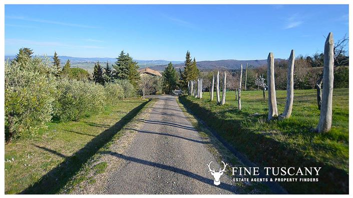 Image No.3-Propriété de 9 chambres à vendre à Toscane