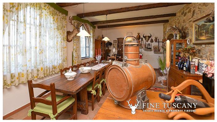 Image No.8-Propriété de 9 chambres à vendre à Toscane