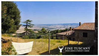 3-Bedroom-house-for-sale-in-Orciatico-Tuscany-Italy-3