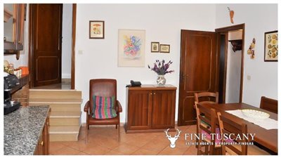 3-Bedroom-house-for-sale-in-Orciatico-Tuscany-Italy-9