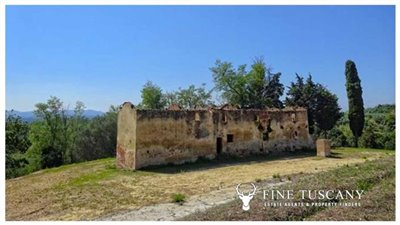 7 Bed Farmhouse for sale