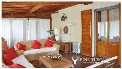 Villa-for-sale-in-Bientina--Tuscany--Italy---Conservatory-2
