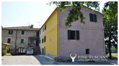House-for-sale-in-Chiusdino-Siena-Tuscany-4