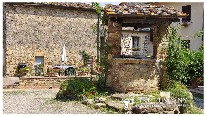 Image No.10-4 Bed Country House for sale