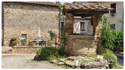 House-for-sale-in-Chiusdino-Siena-Tuscany-11