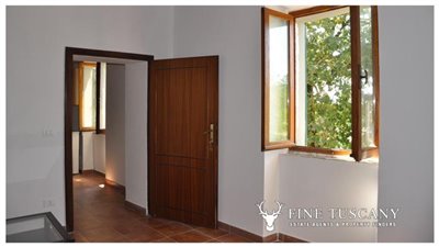 House-for-sale-in-Chiusdino-Siena-Tuscany-17