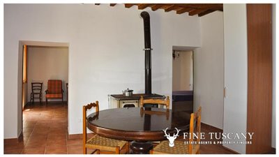House-for-sale-in-Chiusdino-Siena-Tuscany-18