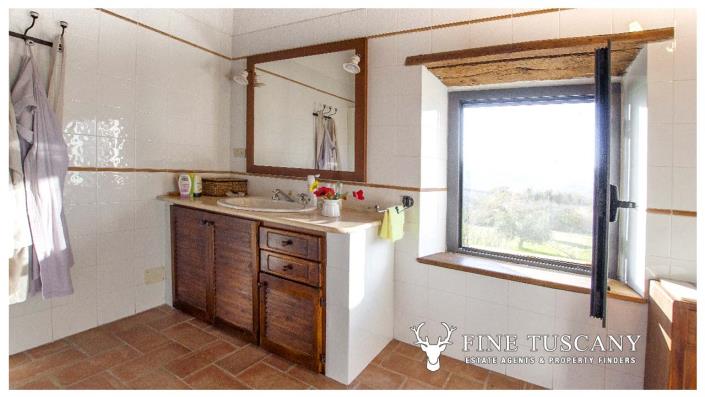 Image No.15-5 Bed Country House for sale