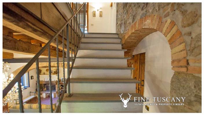 Image No.24-5 Bed Country House for sale