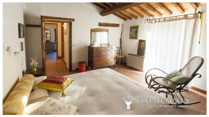 Image No.26-5 Bed Country House for sale