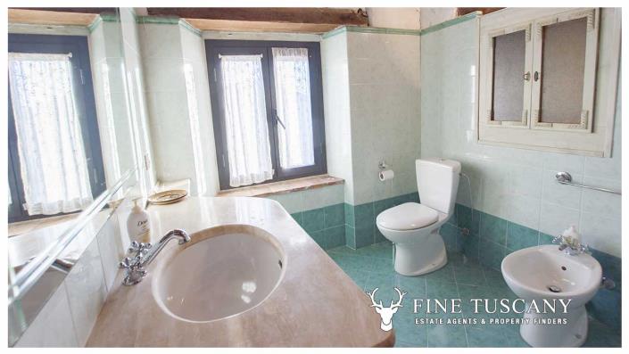 Image No.28-5 Bed Country House for sale