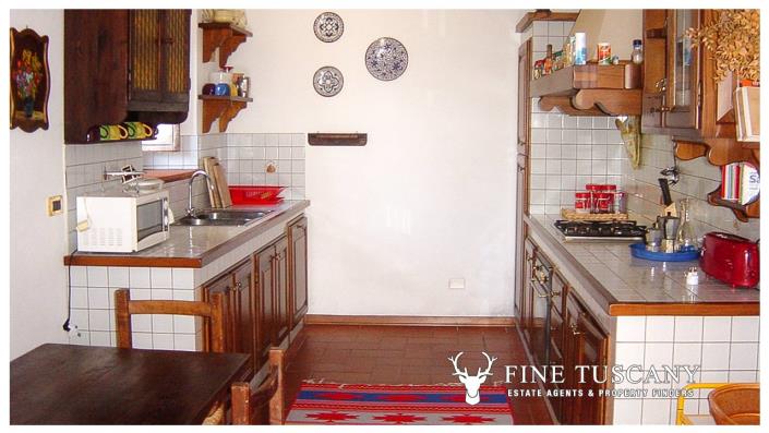 Image No.11-Maison de campagne de 10 chambres à vendre à Molazzana