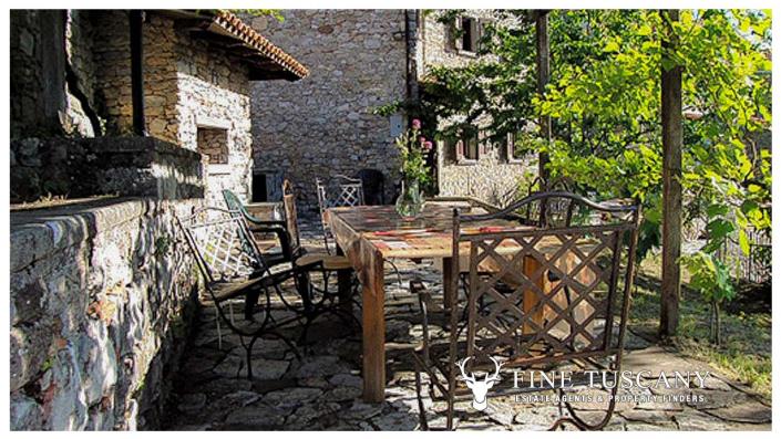 Image No.15-Maison de campagne de 10 chambres à vendre à Molazzana