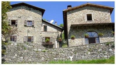 3-Stone-Houses-with-pool-in-Molazzana-Lucca-Tuscany-5