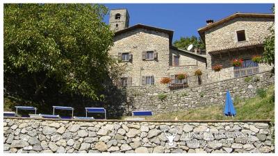 3-Stone-Houses-with-pool-in-Molazzana-Lucca-Tuscany-6