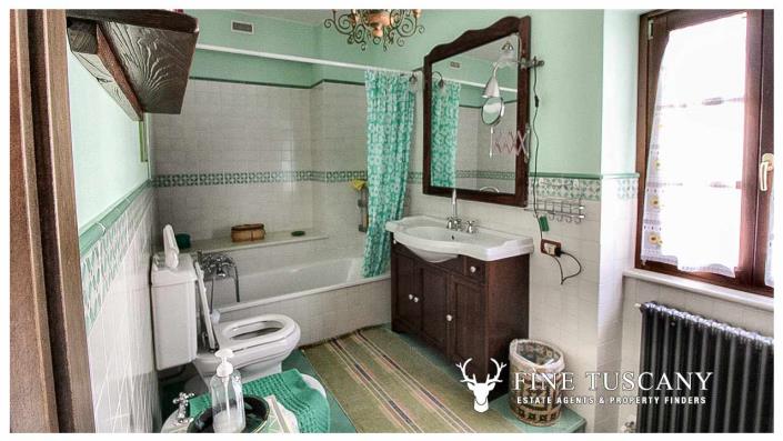 Image No.13-Maison de campagne de 10 chambres à vendre à Molazzana