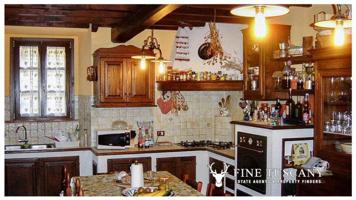 Image No.19-Maison de campagne de 10 chambres à vendre à Molazzana