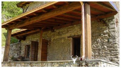 3-Stone-Houses-with-pool-in-Molazzana-Lucca-Tuscany-31