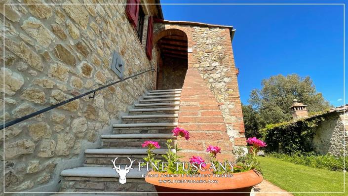 Image No.9-4 Bed Farmhouse for sale